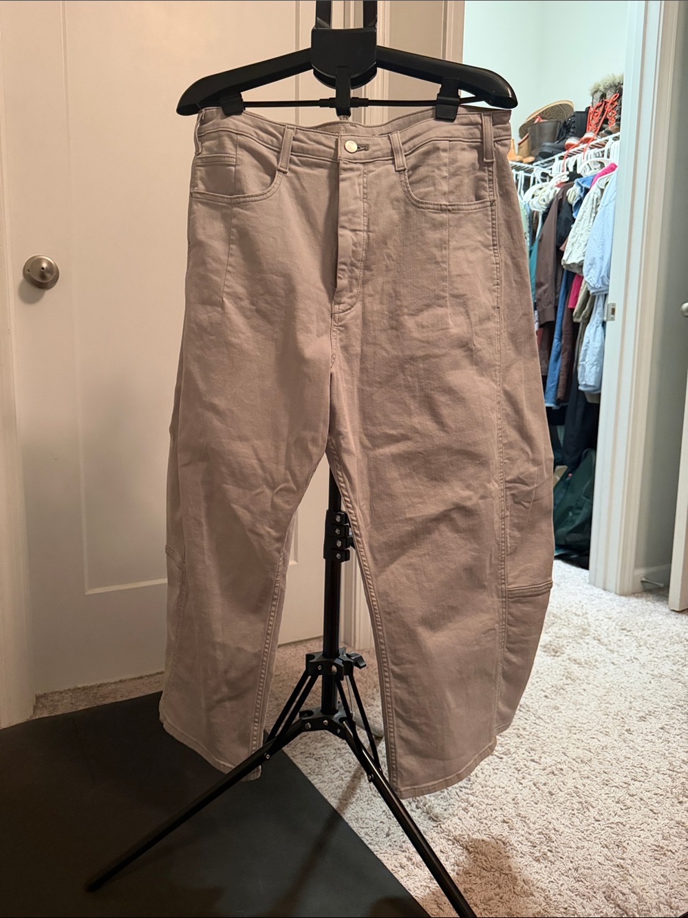 Pilcro Wide-Leg Barrel Jeans in Gray